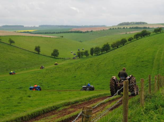 Tractors take over the Wolds!